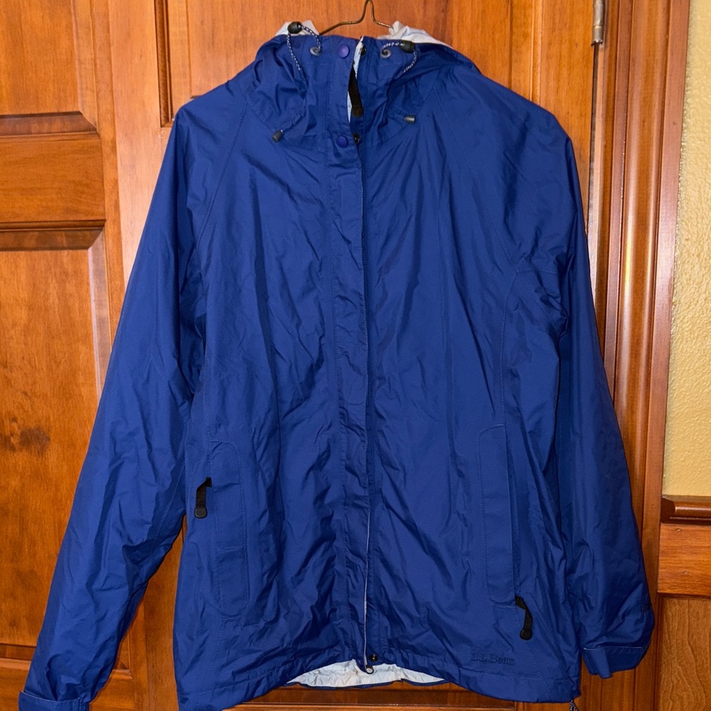 L.L. Bean women’s navy blue Raincoat